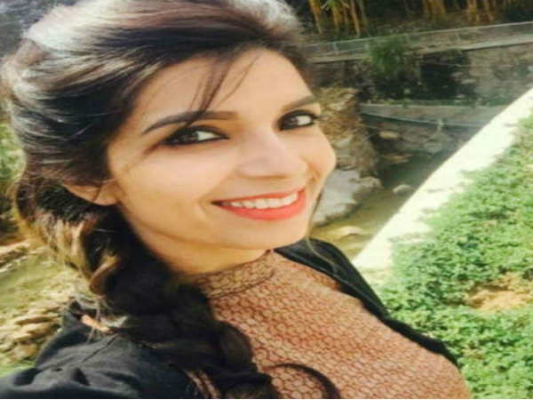 मिसेज इंडिया गैलेक्सी निकली 2 करोड़ की घपलेबाज, गाजियाबाद से हुई गिरफ्तार मिसेज इंडिया गैलेक्सी निकली 2 करोड़ की घपलेबाज, गाजियाबाद से हुई गिरफ्तार