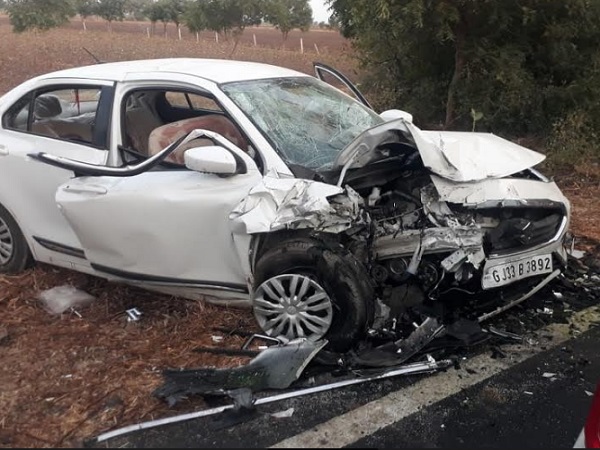Three killed in accident when two cars collided on highway Three killed in accident when two cars collided on highway