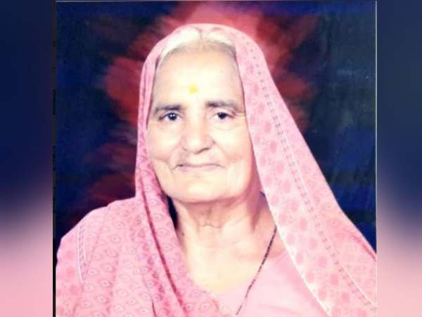 Grandmother died, but parents didnt stopped the wedding of granddaughter Grandmother died, but parents didnt stopped the wedding of granddaughter