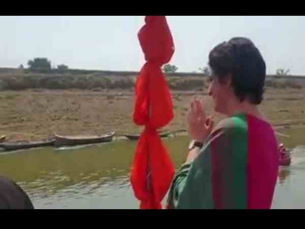 watch priyanka gandhi asks people how they recognise her from far watch priyanka gandhi asks people how they recognise her from far