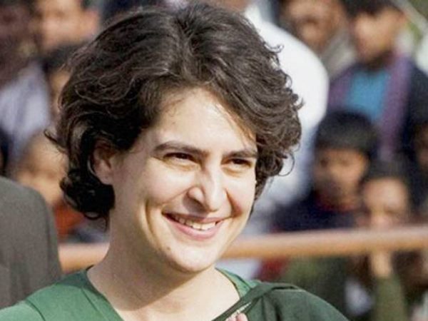 अमेठी दौरे पर प्रियंका गांधी