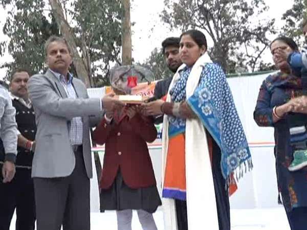 pulwama attack martyr family honored by kanpur small arms factory pulwama attack martyr family honored by kanpur small arms factory