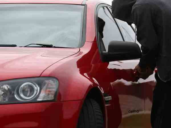 police caught a man registering false fir and claiming for his car insurance police caught a man registering false fir and claiming for his car insurance