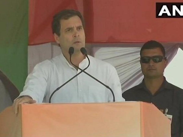 गरीब के खाते में पैसा डालेगी कांग्रेस