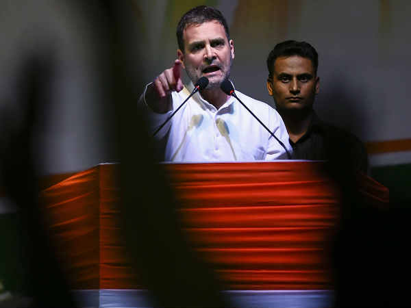 Lok Sabha Elections 2019: अमेठी और केरल के वायनाड से चुनाव लड़ेंगे राहुल गांधी Lok Sabha Elections 2019: अमेठी और केरल के वायनाड से चुनाव लड़ेंगे राहुल गांधी