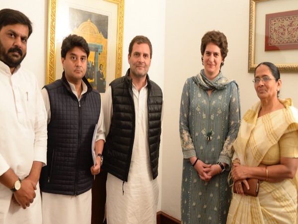 Congress seals alliance with Apna Dal, gives two Lok Sabha seats in UP Congress seals alliance with Apna Dal, gives two Lok Sabha seats in UP