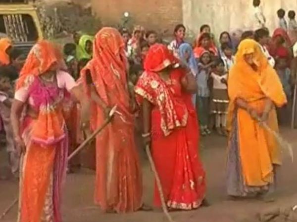 Womens playing Neja in many Villages of pratapgarh district Womens playing Neja in many Villages of pratapgarh district