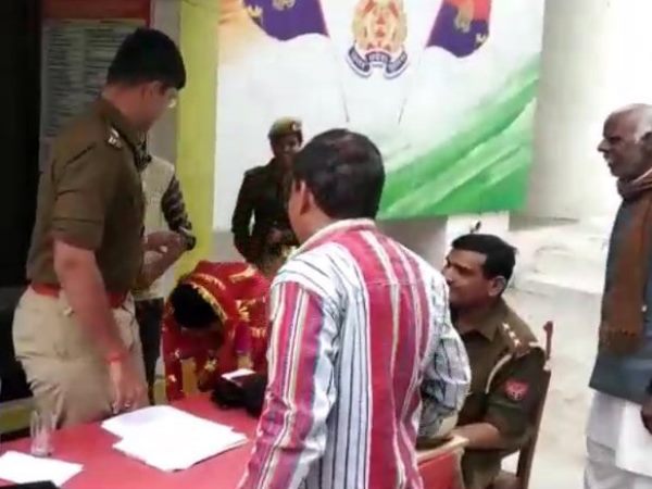 couple married at police station couple married at police station