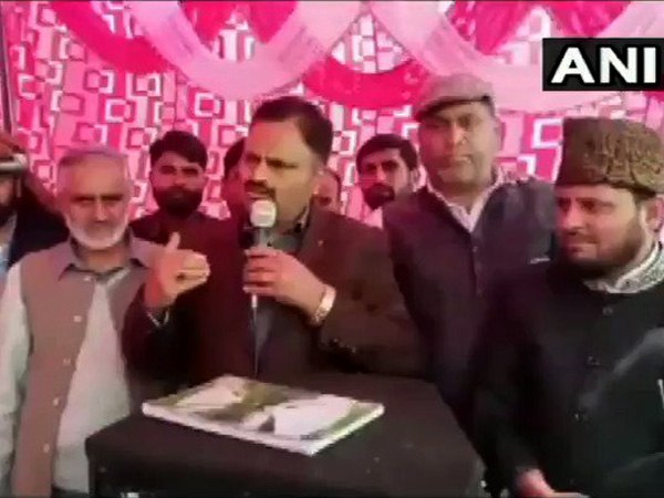 NC नेता का विवादित बयान- देश भर में हुए कत्ल के केस में पीएम मोदी को अंदर ठोक दूंगा, Video वायरल NC नेता का विवादित बयान- देश भर में हुए कत्ल के केस में पीएम मोदी को अंदर ठोक दूंगा, Video वायरल