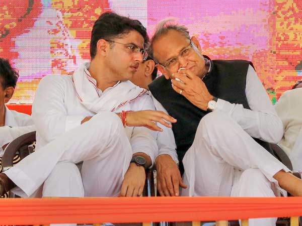 भाजपा के दिग्गज कांग्रेस के सपंर्क में