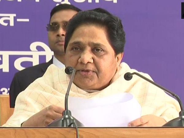 पीएम के चुनावी अभियान पर उठा चुकी हैं सवाल
