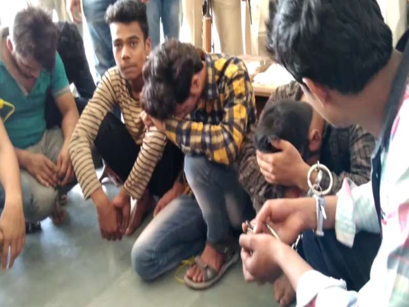 theft gang busted in sagar 8 arrested rs 16 lakh seized theft gang busted in sagar 8 arrested rs 16 lakh seized