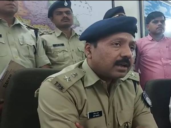 सिर व धड़ अलग-अलग जगह मिले