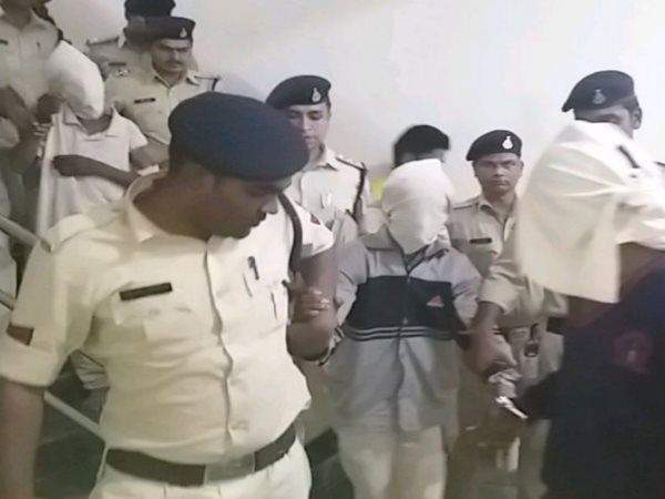 दो एएसपी ने किया खुलासा