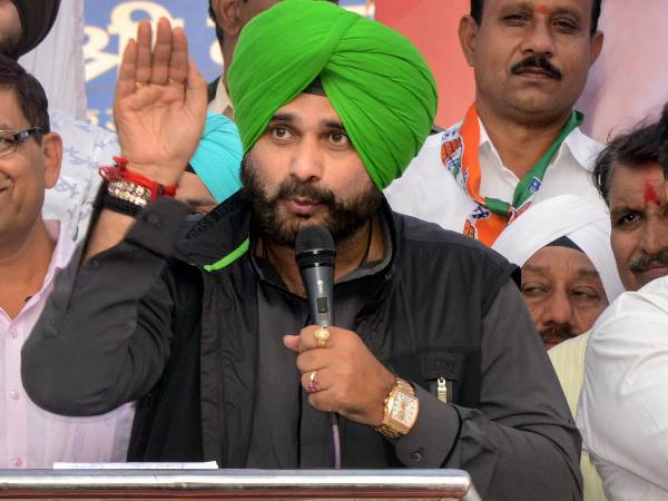 'आतंकी मारने गए थे या फिर पेड़ उखाड़ने?'