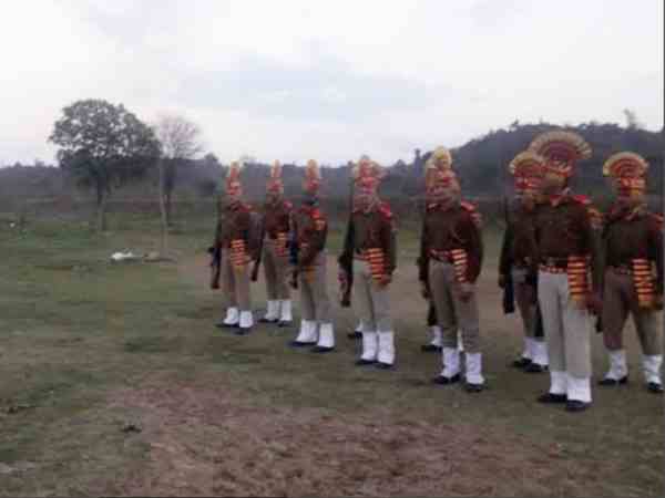 ssp personnel reached with empty guns during last rites of soilder ssp personnel reached with empty guns during last rites of soilder