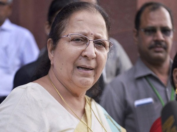 ताई की चुनावी दावेदारी को दोहरी चुनौती