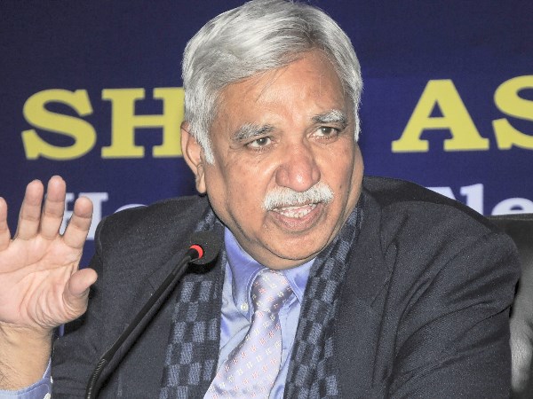 क्लीन चिट को लेकर अधिकारियों के बीच मतभेद