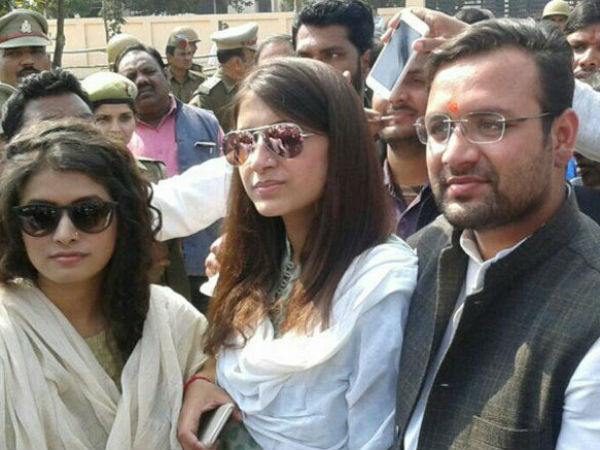 शिवपाल के साथ नहीं कांग्रेस के साथ हैं तनुश्री?
