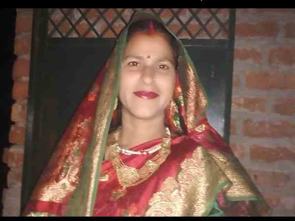 खुले ट्रांसफार्मर की चपेट में आई महिला