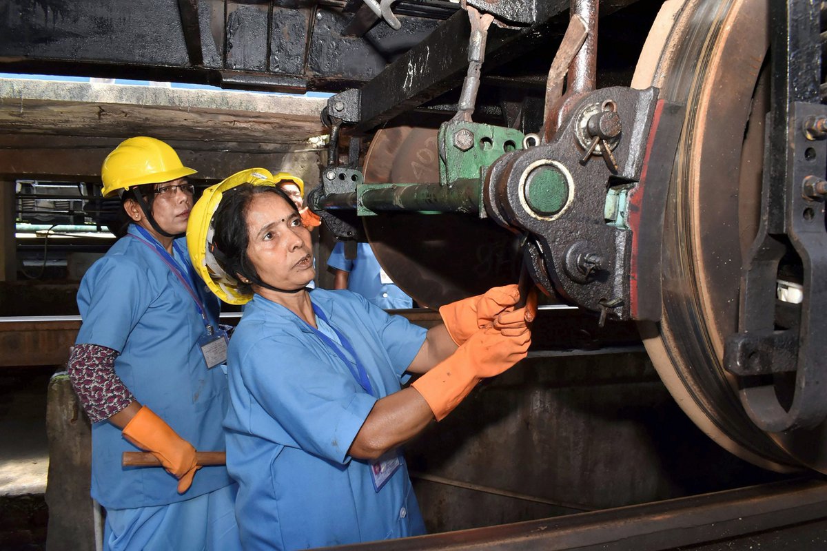 संगठित क्षेत्र में महिलाओं को रोजगार में दिक्कत