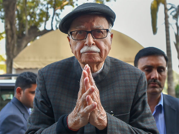 आडवाणी की उम्र बनी वजह!