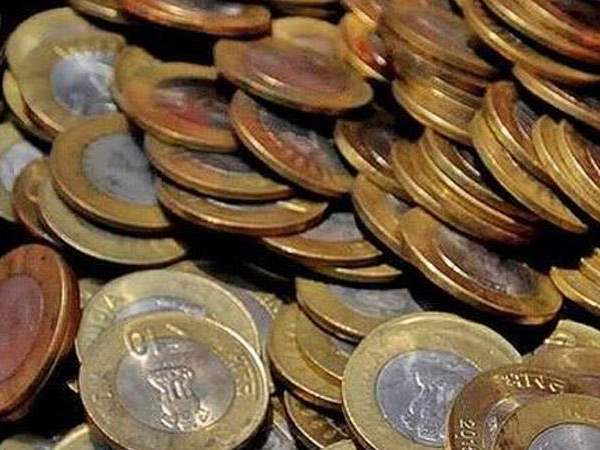 बैंक में सिक्के बदलवाने गया प्रत्याशी