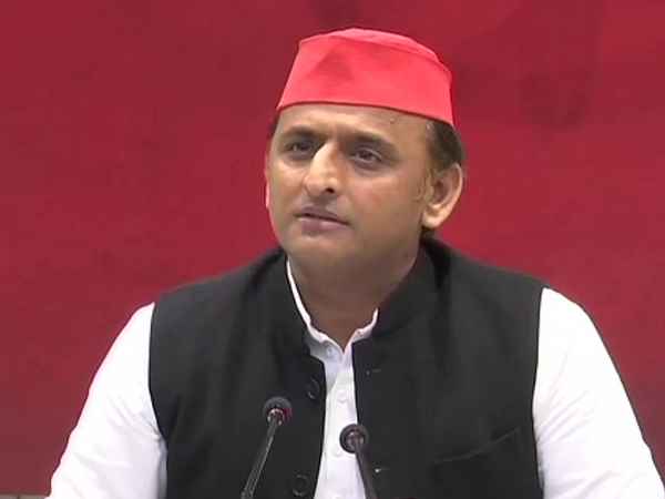 'अब तो ब्लैक होल भी दिख गया, बस अच्छे दिन नहीं दिखते '