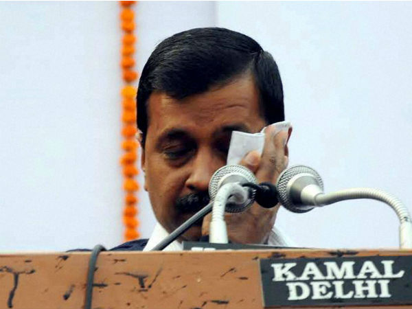 अरविंद केजरीवाल पर भी हुआ था जूते से हमला, सबसे ज्यादा बार झेल चुके हैं अटैक