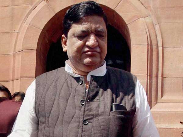 नरेश अग्रवाल का विवादित बयान- बंदरों की तरह चौराहे पर घूमेगा अखिलेश, मायावती को भी लेकर कही बड़ी बात नरेश अग्रवाल का विवादित बयान- बंदरों की तरह चौराहे पर घूमेगा अखिलेश, मायावती को भी लेकर कही बड़ी बात