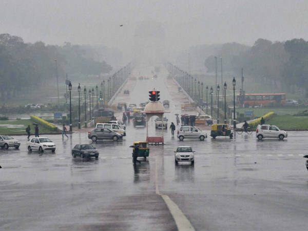 दिल्ली-NCR के कई इलाकों में हुई बारिश