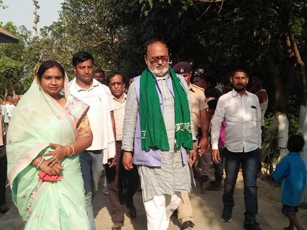 'नरेंद्र मोदी को प्रधानमंत्री के अयोग्य'