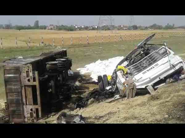 two burnt alice after truck caught fire on agra lucknow expressway two burnt alice after truck caught fire on agra lucknow expressway