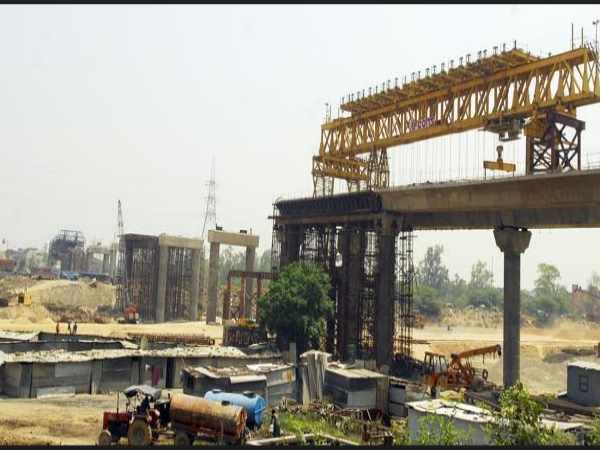 Payment halted of More than 40 merchants, who involved in the ahmedabad metro project Payment halted of More than 40 merchants, who involved in the ahmedabad metro project