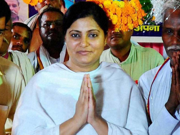 अनुप्रिया पटेल और ललितेश त्रिपाठी से मुकाबला