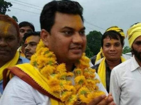 जयस का कांग्रेस-भाजपा दोनों पर आक्रामक रुख