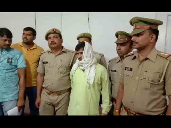 पुलिस को मिला हथियारों का जखीरा