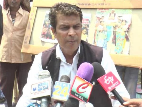 महिलाओं के लिए सेनेटरी पैड का मुद्दा उठाया