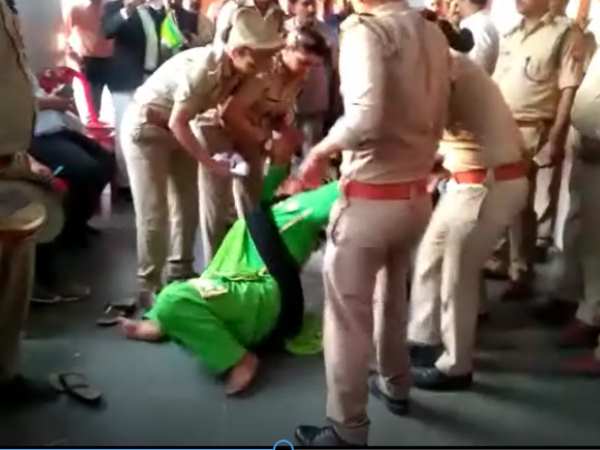 फैजाबाद में नसरीन ने काटा बवाल