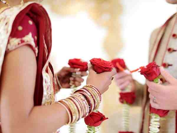 विरोध करने पर बनाया बंधक
