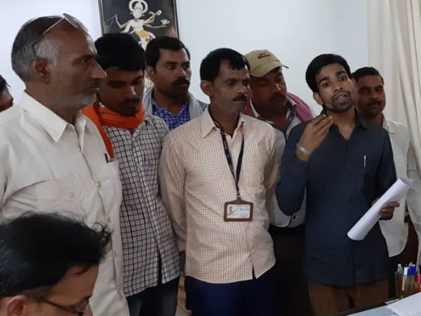Katani Chowkidar Waiting For salary from five month Katani Chowkidar Waiting For salary from five month
