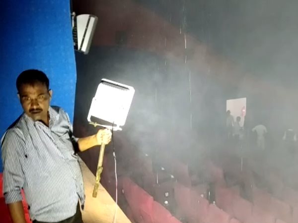 fire in Makronia Platinum Plaza during kesari show fire in Makronia Platinum Plaza during kesari show