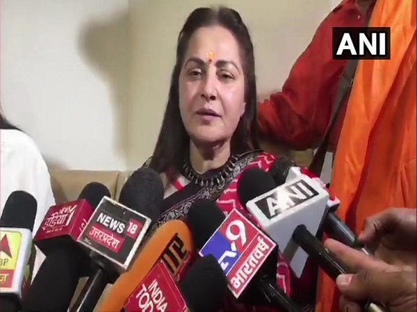 गांधी परिवार के खिलाफ भी दिया था विवादित बयान