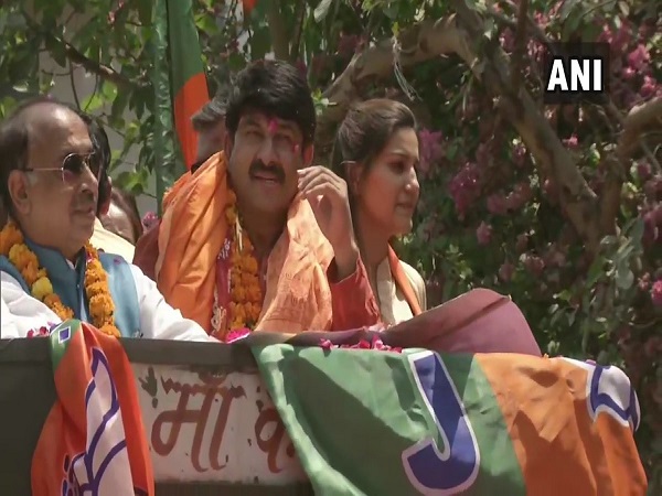 उत्तर पूर्वी दिल्ली में मनोज तिवारी Vs शीला दीक्षित