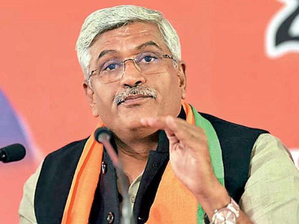 शेखावत का एक नामांकन हो चुका है खारिज