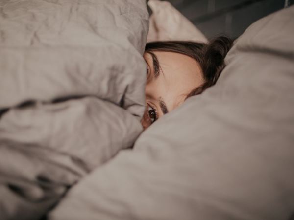 3 सप्ताह तक दुनिया से बेखबर सोती रही महिला