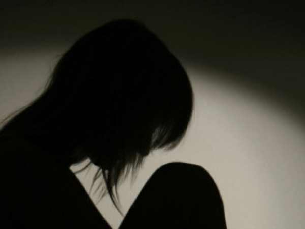 girl physically harassed and threats by fake employer at junagadh girl physically harassed and threats by fake employer at junagadh