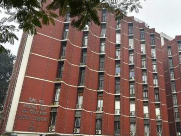 कई शिकायतें चुनाव आयोग के समक्ष आईं, मगर..