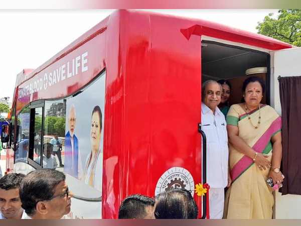 Gujarat: MPs are accused in scam of buying-Benches Gujarat: MPs are accused in scam of buying-Benches