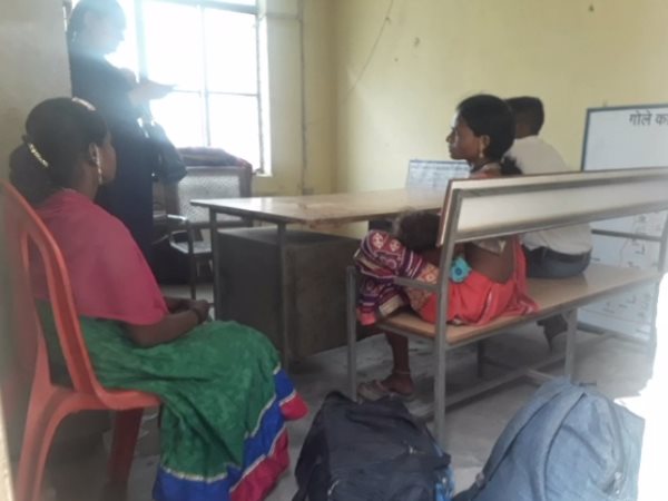 10 days old child alive Buried found in Gwalior 10 days old child alive Buried found in Gwalior